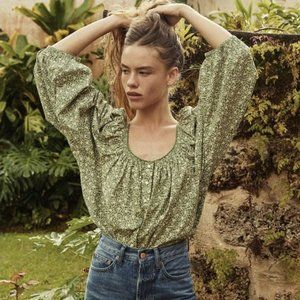 DOEN XS NWT Jacqui Top in Green Cottage Daisy Floral Print